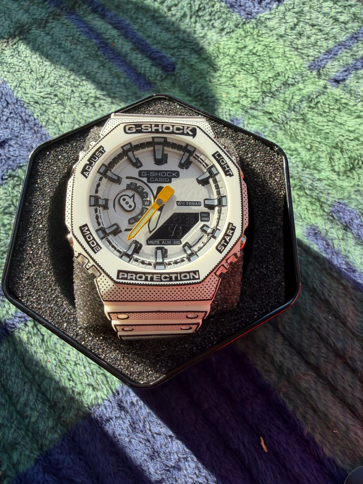 Ga-2100 white cartoon